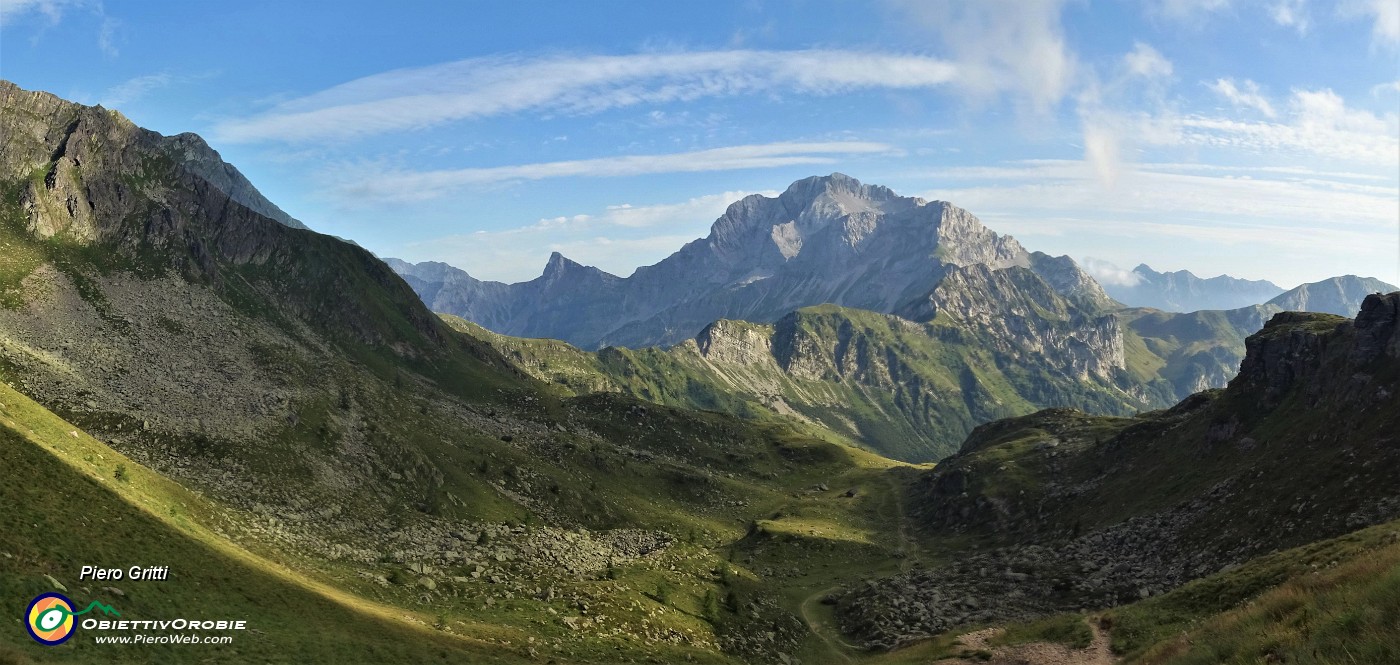 96 Splendida vista verso il  Pizzo Arera (2512 m).jpg